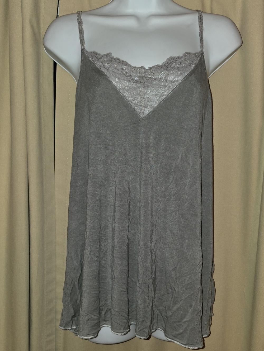 POL Lace-Trim Spaghetti Strap Camisole — Gray
